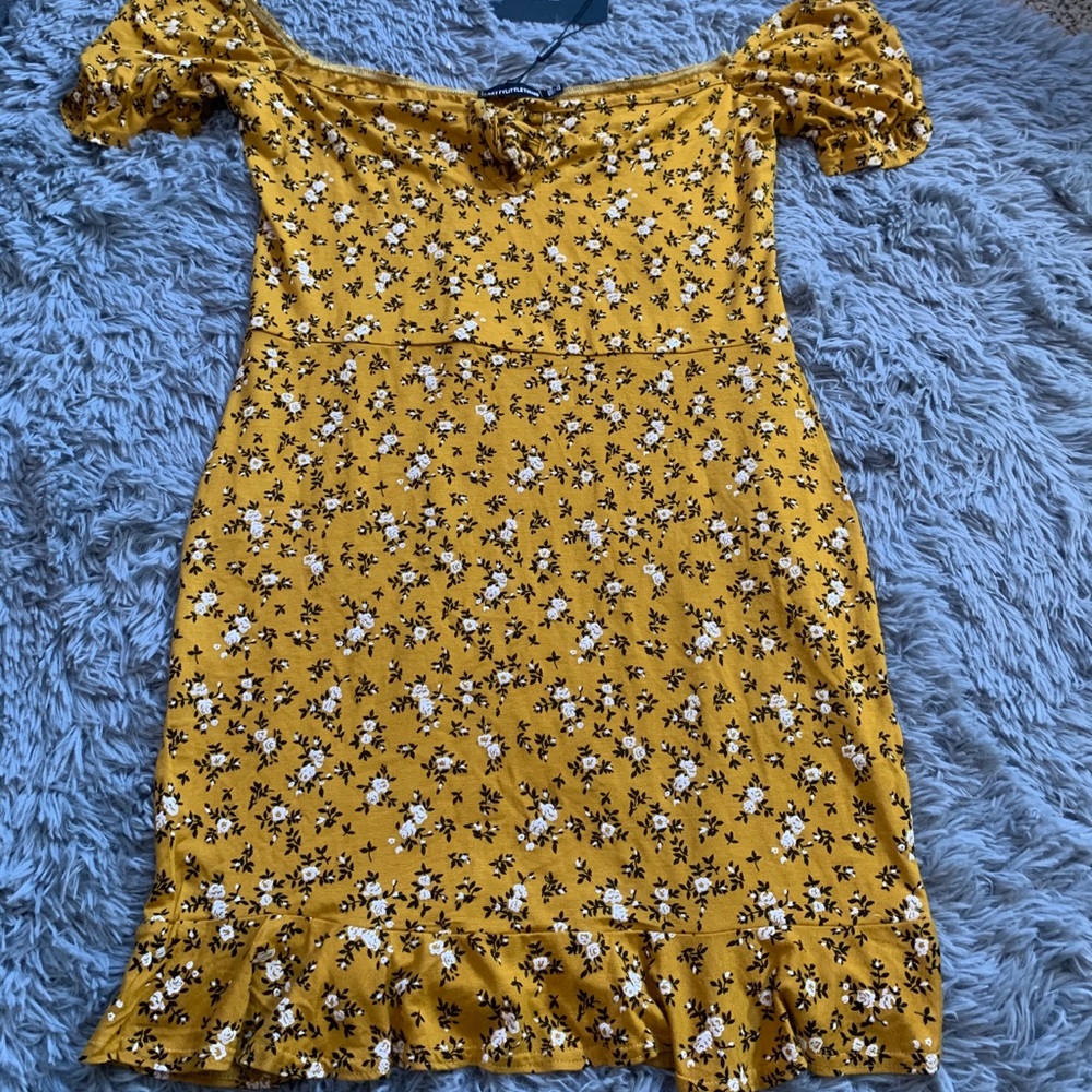 Super cute floral bodycon off the shoulder dress